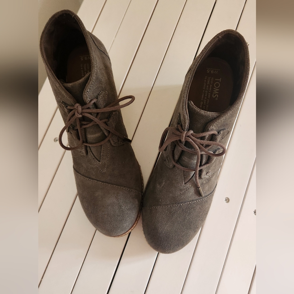TOMS Womens Desert Casual Boots Ankle Mid Heel 2-3" - Green. Size:9w